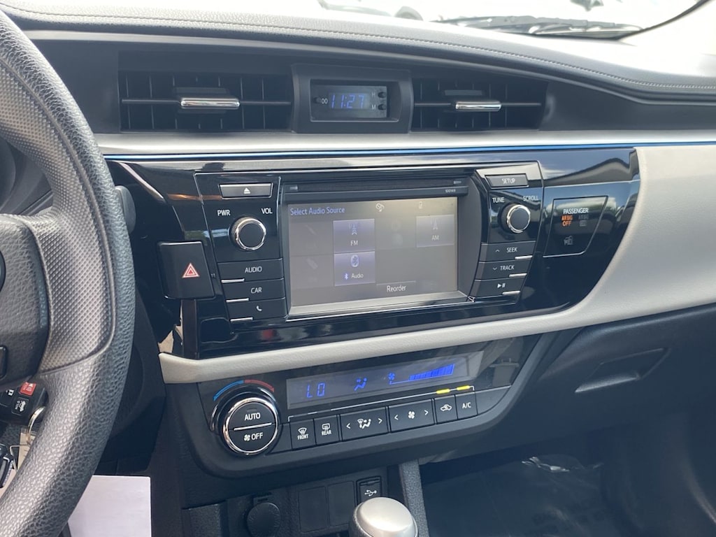 Thumbnail: 2015 Toyota Corolla - 14