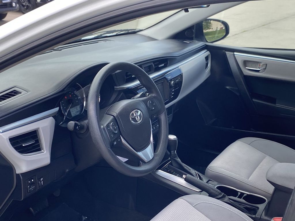 Thumbnail: 2015 Toyota Corolla - 2