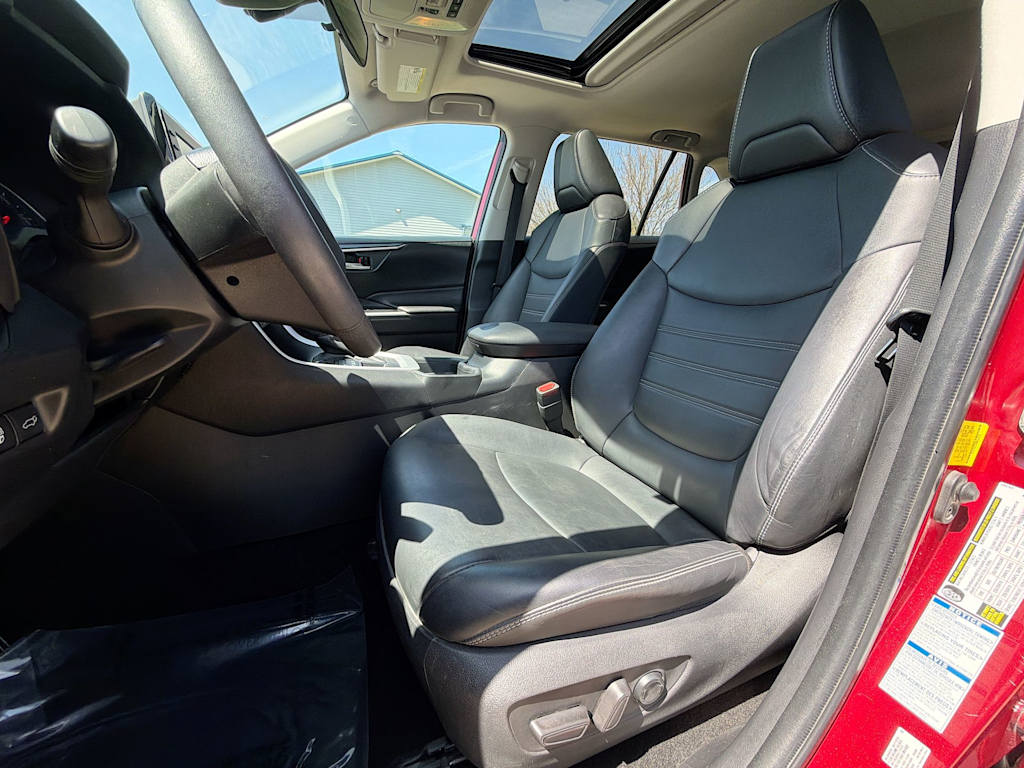 Thumbnail: 2021 Toyota RAV4 - 10