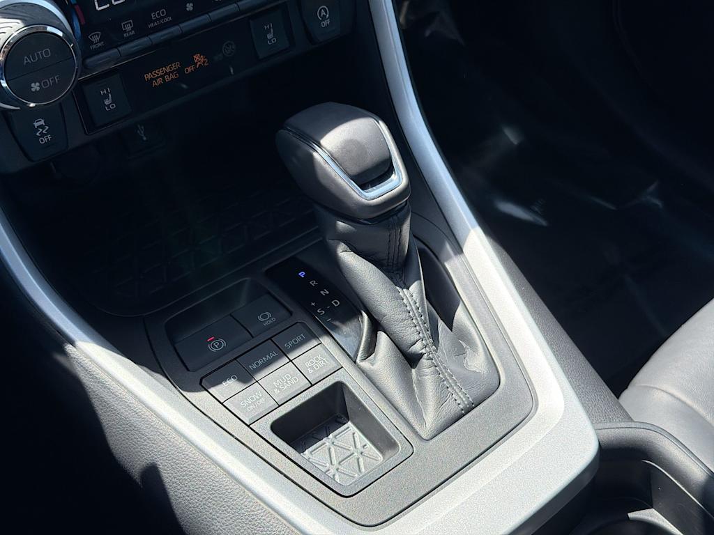 Thumbnail: 2021 Toyota RAV4 - 15