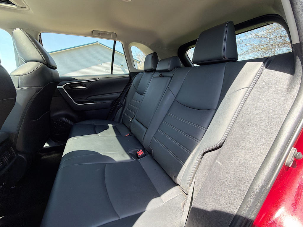 Thumbnail: 2021 Toyota RAV4 - 25