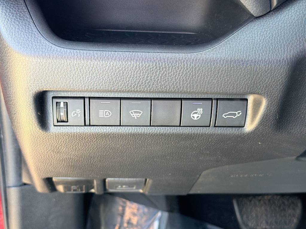 Thumbnail: 2021 Toyota RAV4 - 31