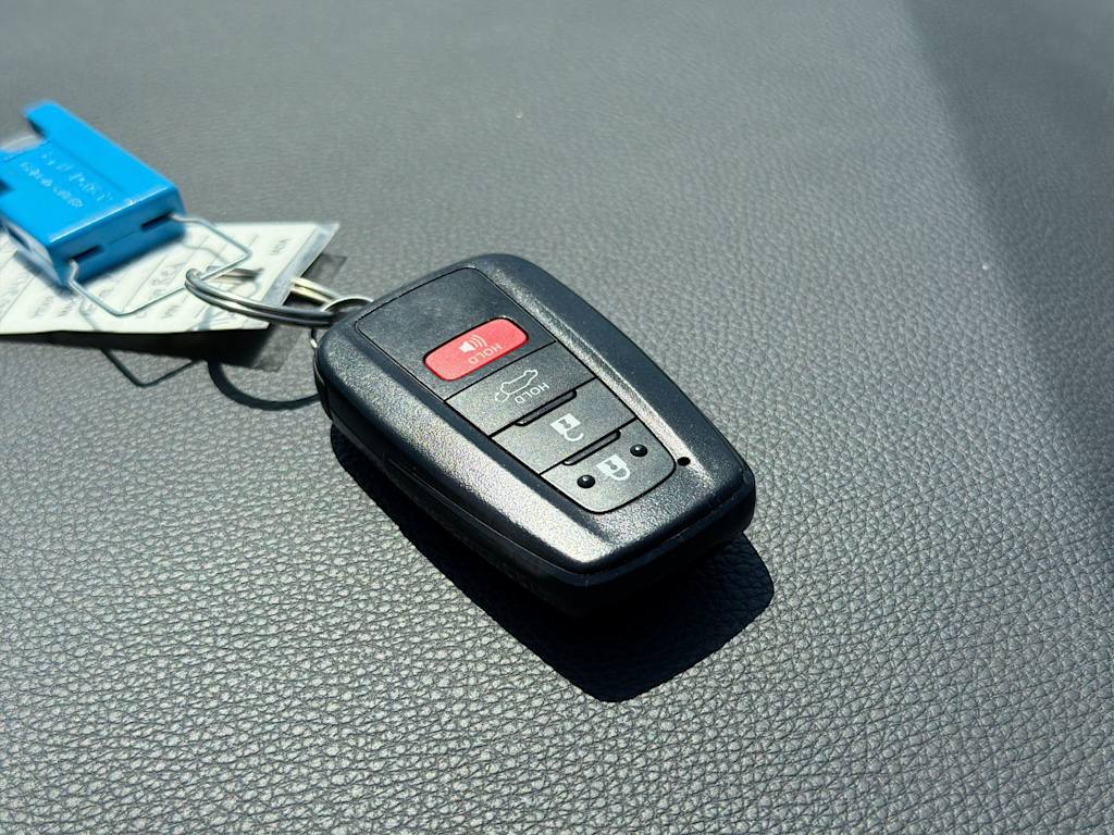 Thumbnail: 2021 Toyota RAV4 - 18