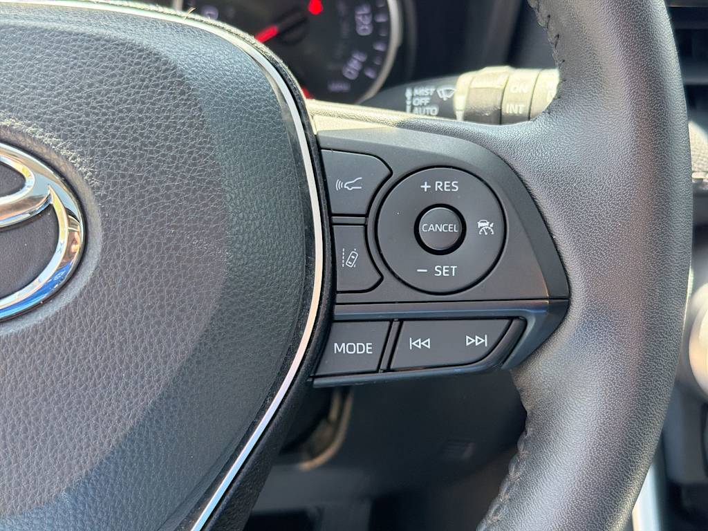 Thumbnail: 2021 Toyota RAV4 - 28