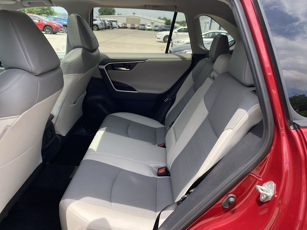 2020 Toyota RAV4 Limited 27