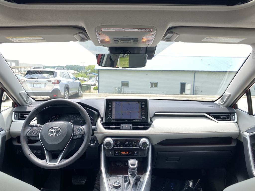 2020 Toyota RAV4 Limited 9