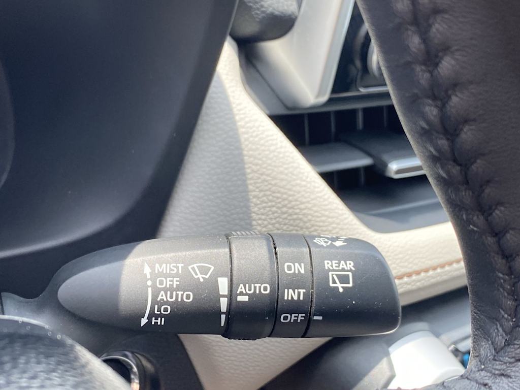 2020 Toyota RAV4 Limited 31