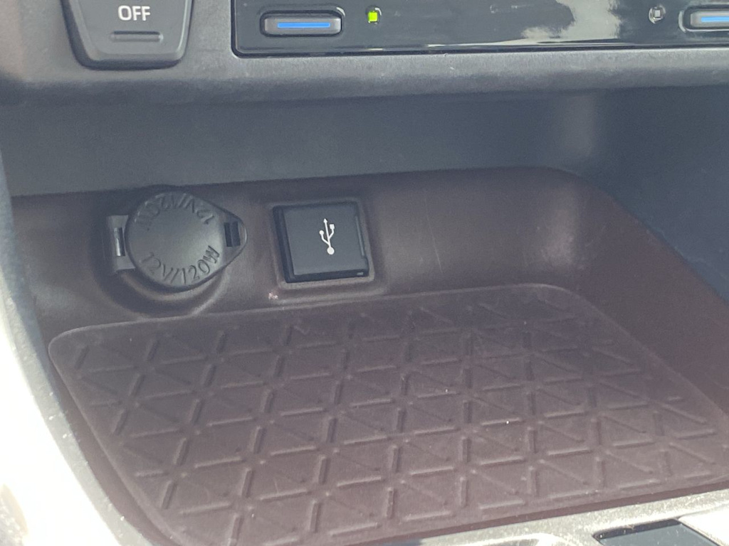 2020 Toyota RAV4 Limited 34