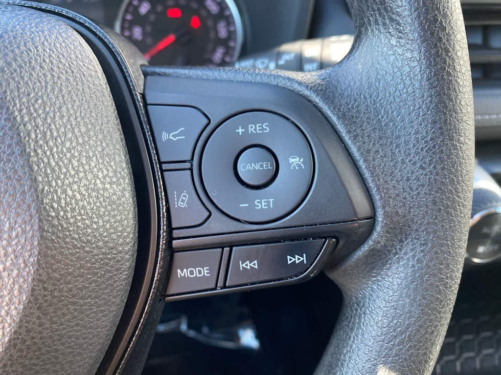 Thumbnail: 2021 Toyota RAV4 - 28