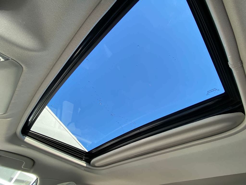 Thumbnail: 2021 Toyota RAV4 - 29