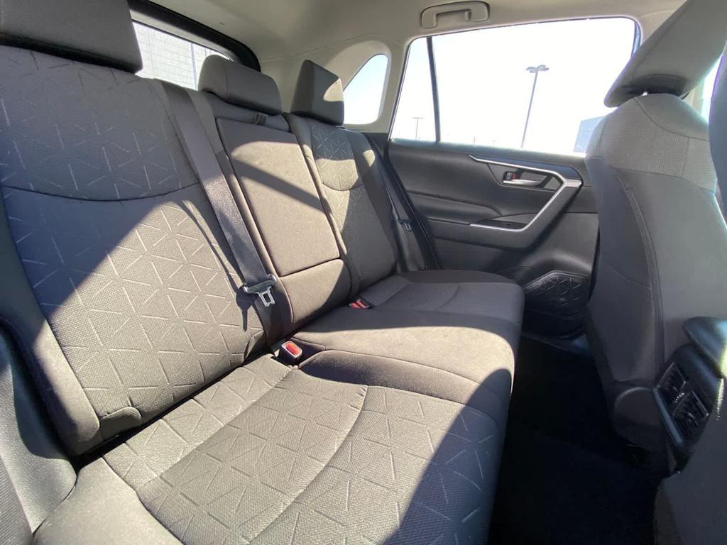 Thumbnail: 2021 Toyota RAV4 - 24