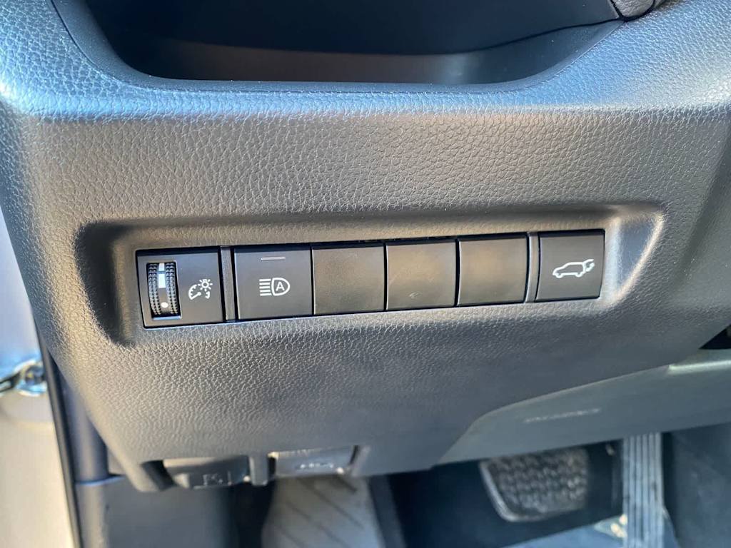 Thumbnail: 2021 Toyota RAV4 - 20