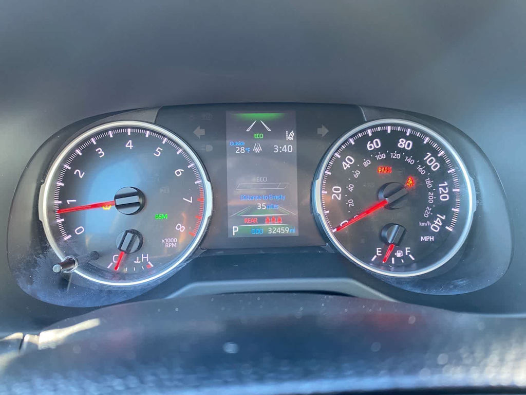 Thumbnail: 2021 Toyota RAV4 - 13