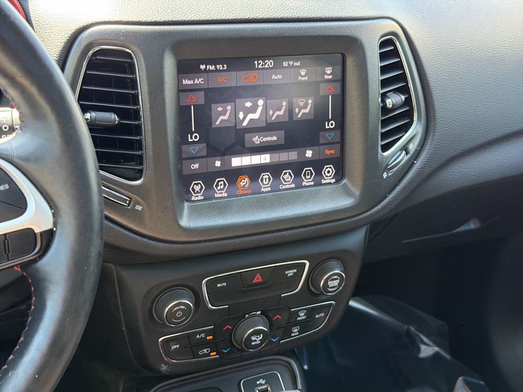 Thumbnail: 2017 Jeep Compass - 14