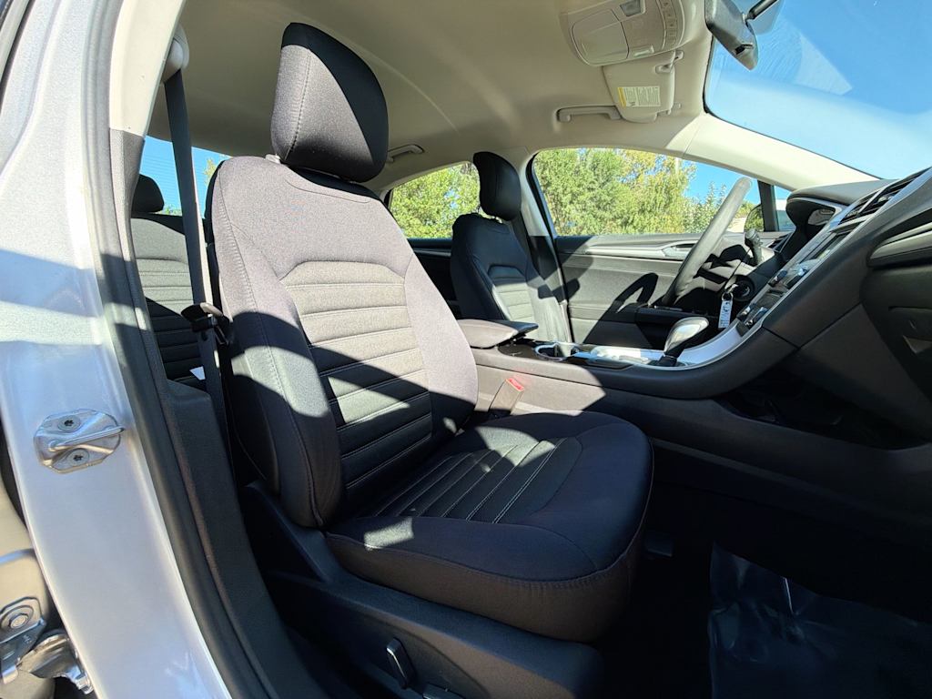 Thumbnail: 2015 Ford Fusion - 11