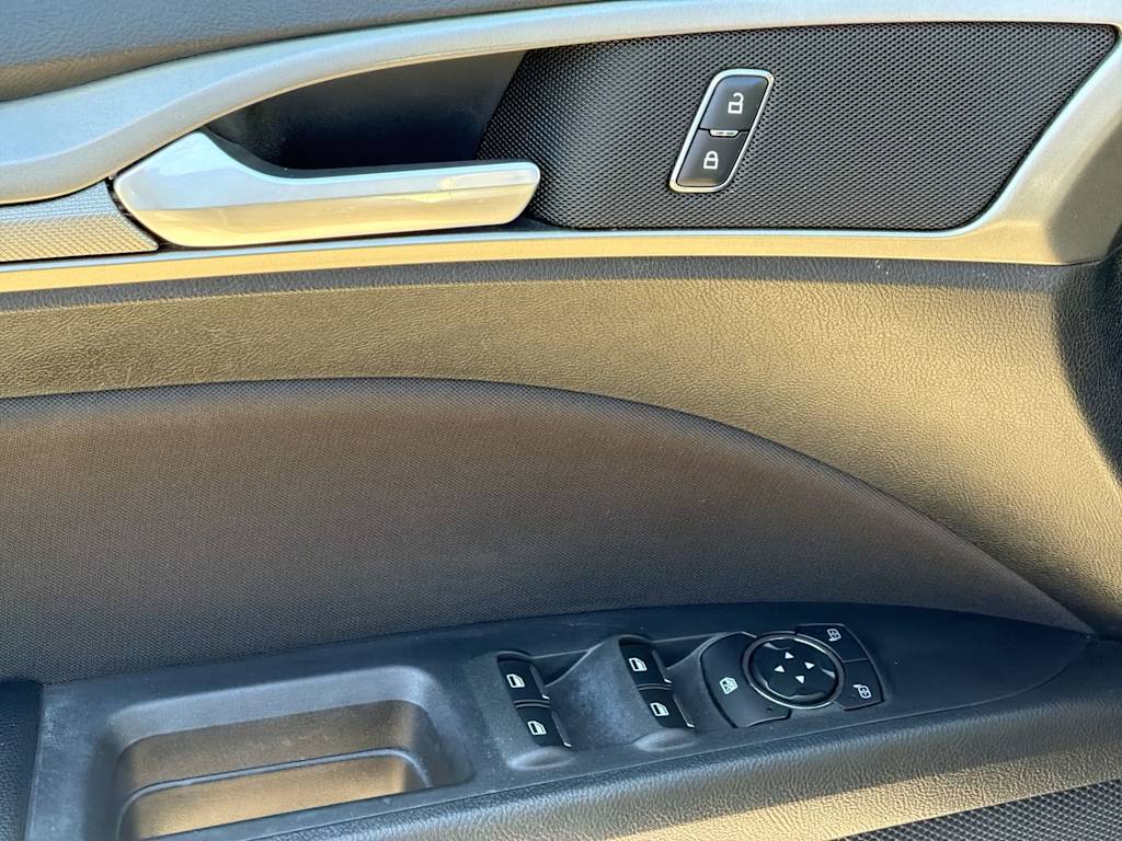 Thumbnail: 2018 Ford Fusion - 23