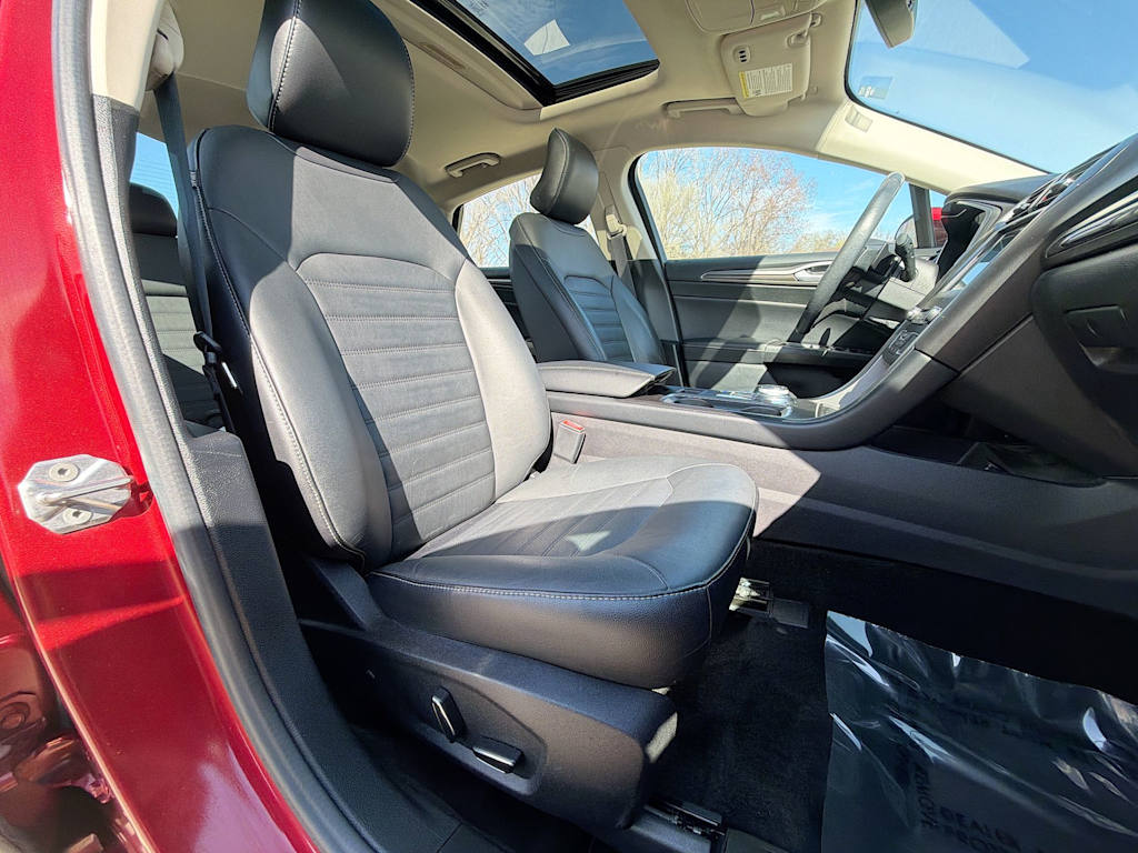 Thumbnail: 2017 Ford Fusion - 26