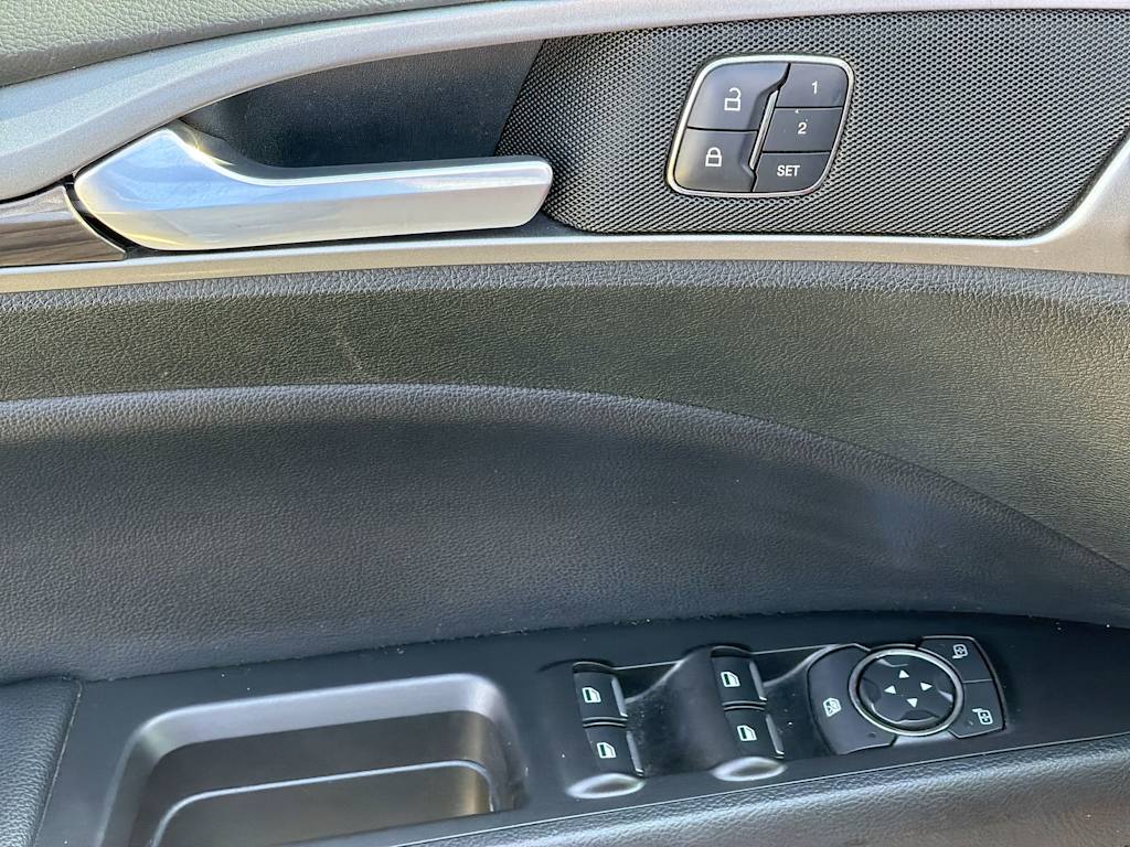 Thumbnail: 2017 Ford Fusion - 22