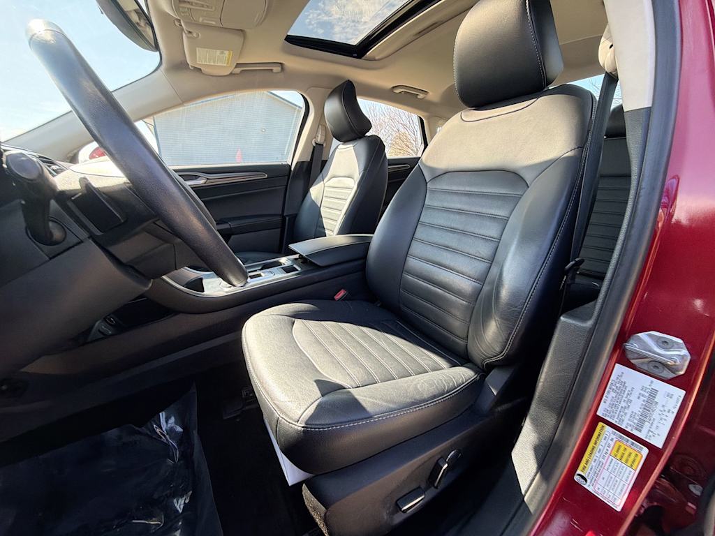 Thumbnail: 2017 Ford Fusion - 11