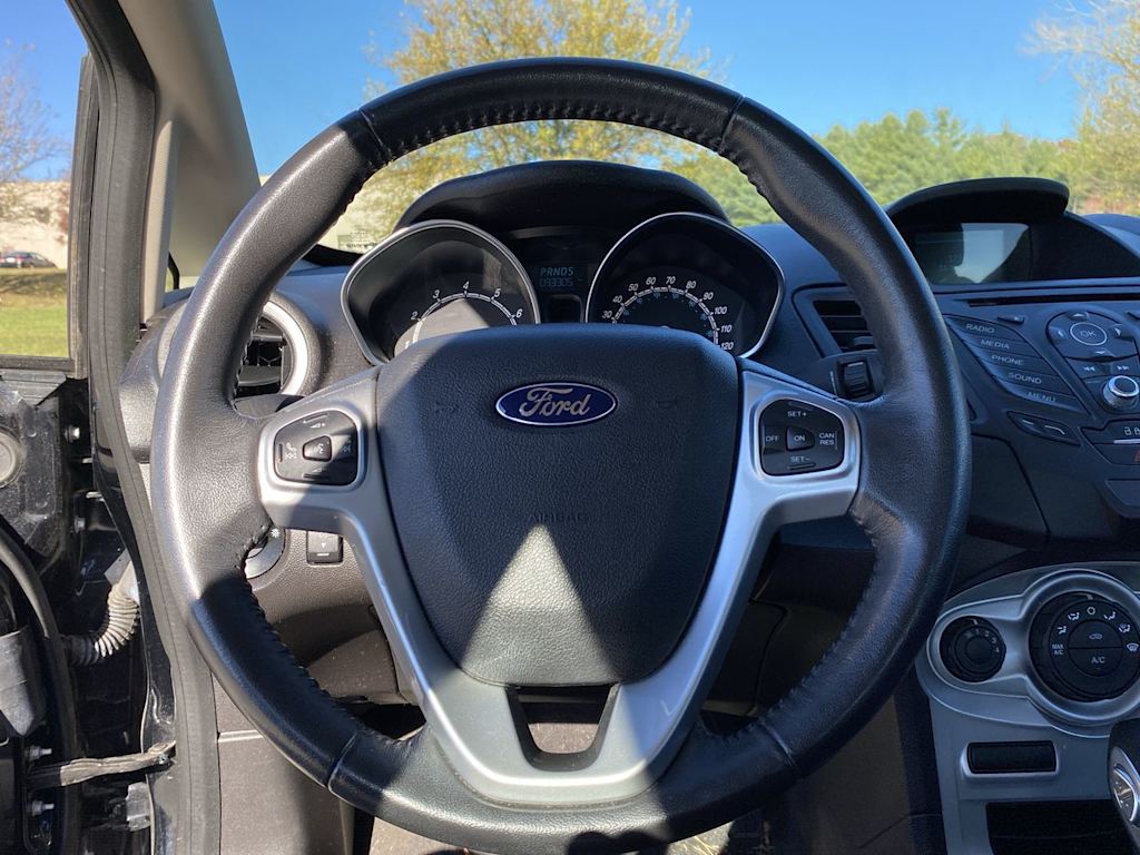 2016 Ford Fiesta SE 13