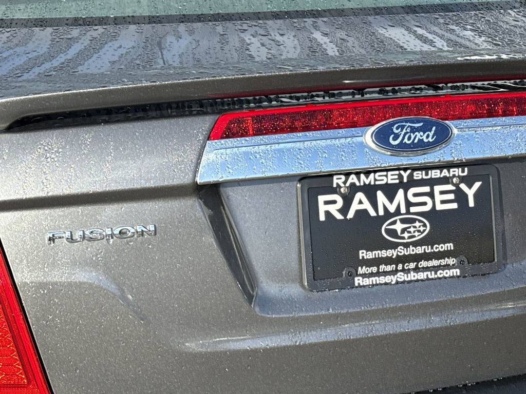 Thumbnail: 2010 Ford Fusion - 24