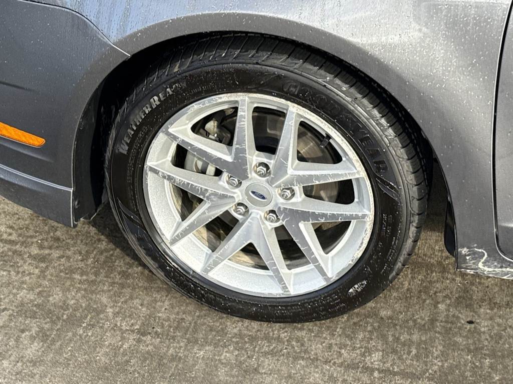 Thumbnail: 2010 Ford Fusion - 6