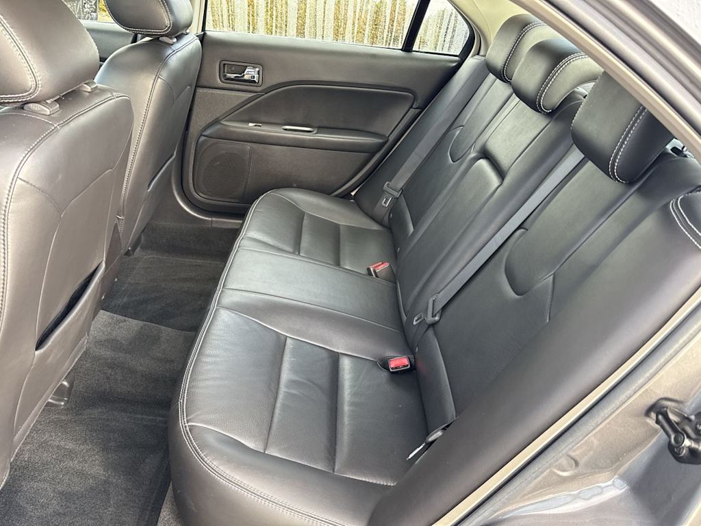 Thumbnail: 2010 Ford Fusion - 25