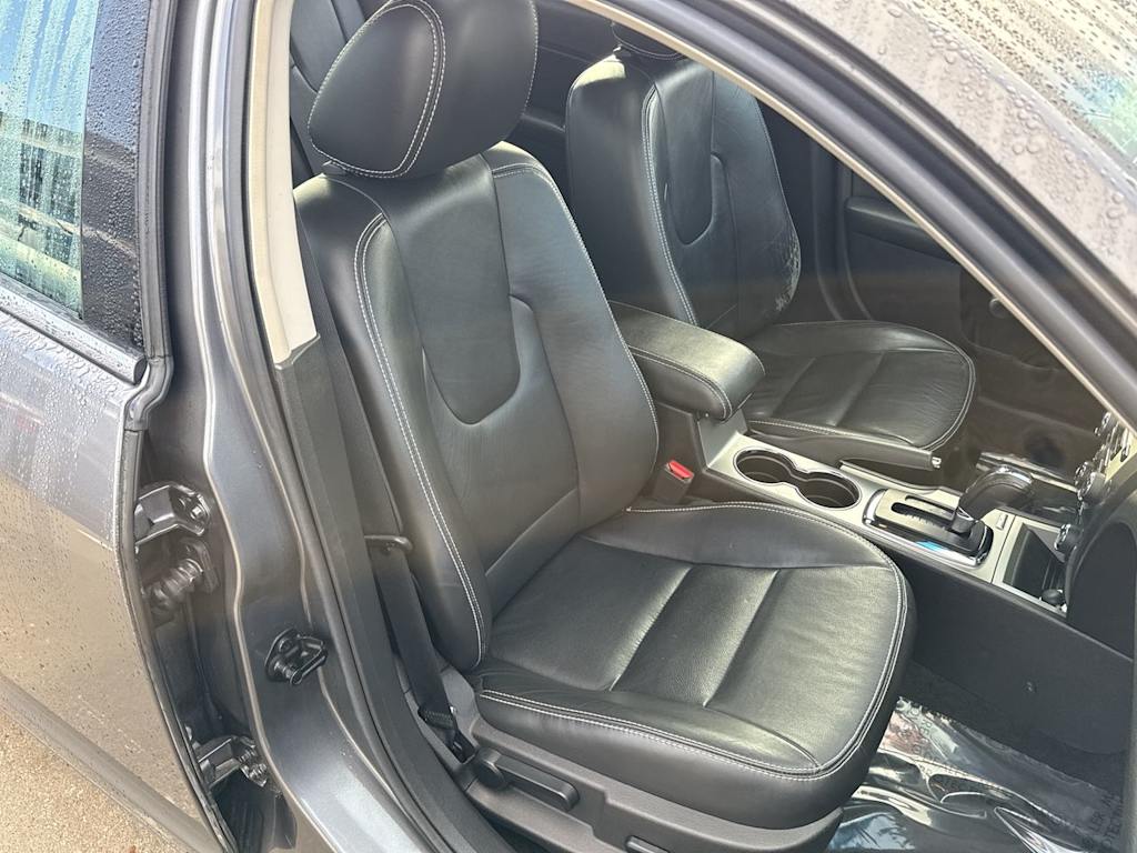 Thumbnail: 2010 Ford Fusion - 10