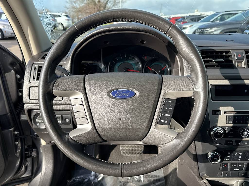 Thumbnail: 2010 Ford Fusion - 12