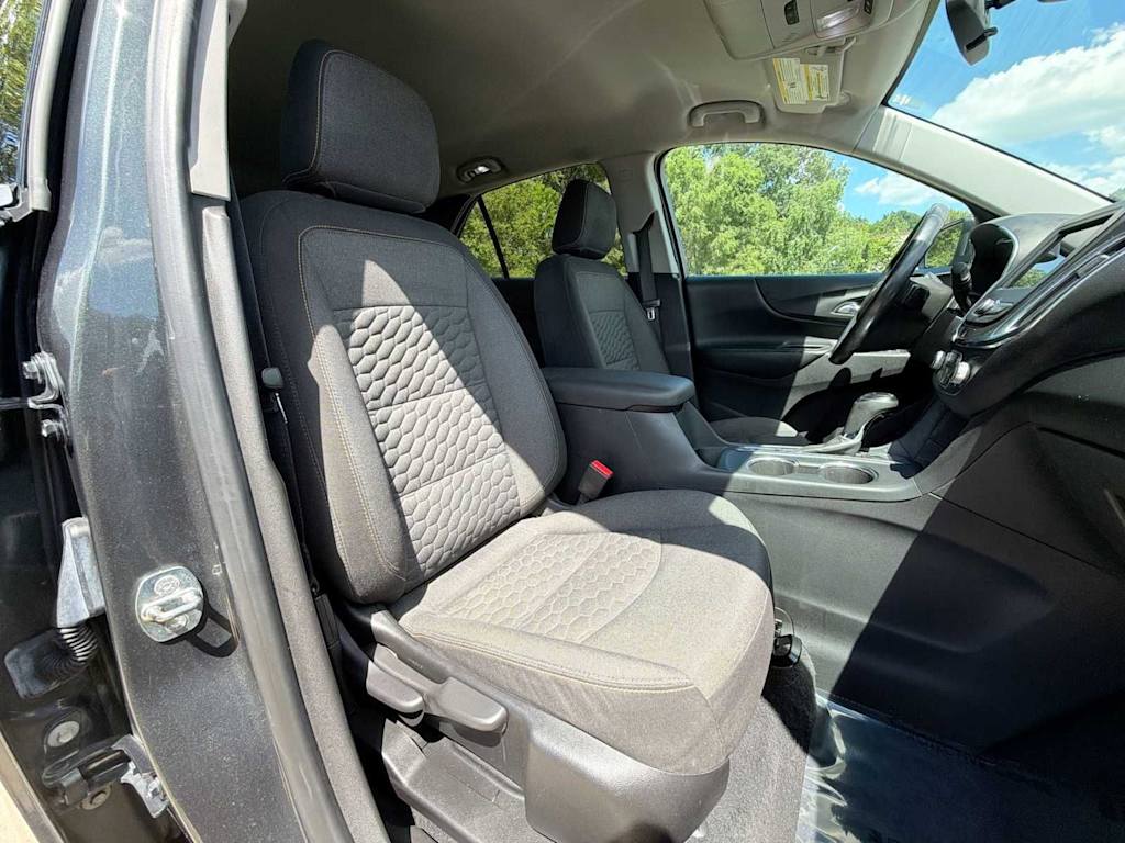 Thumbnail: 2020 Chevrolet Equinox - 25