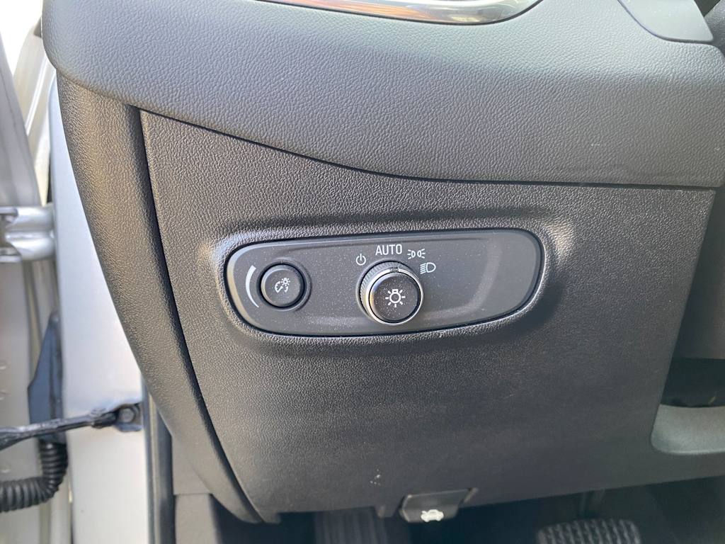 Thumbnail: 2018 Chevrolet Equinox - 22