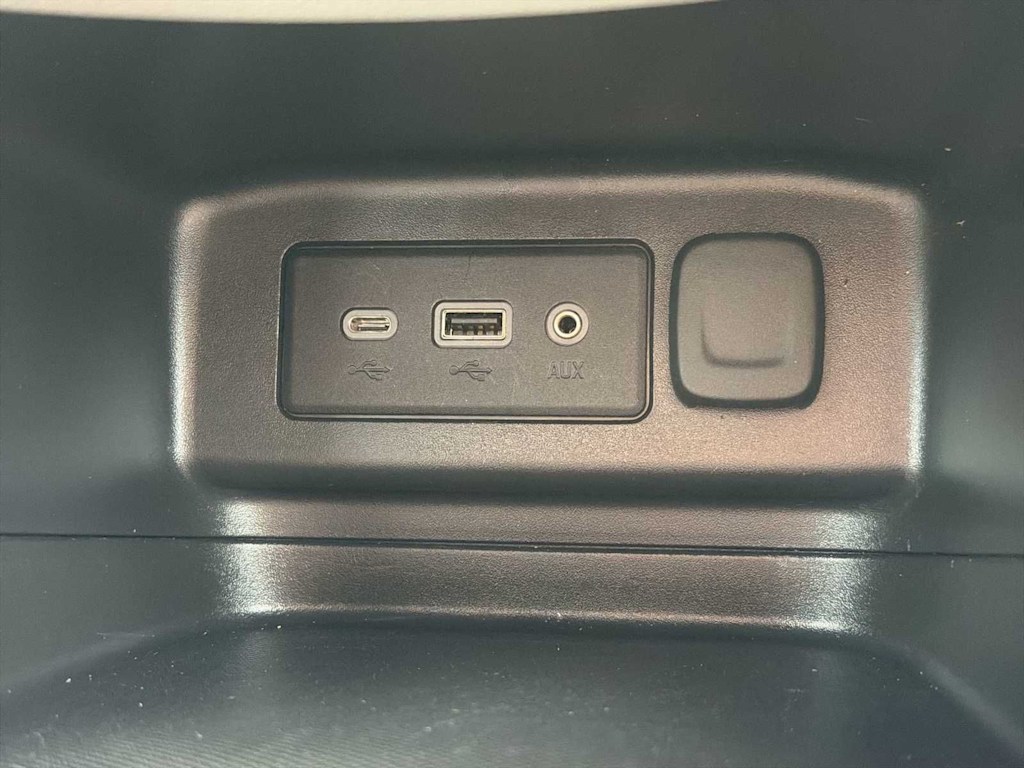 Thumbnail: 2020 Chevrolet Equinox - 29