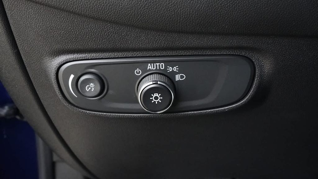 Thumbnail: 2022 Chevrolet Equinox - 21