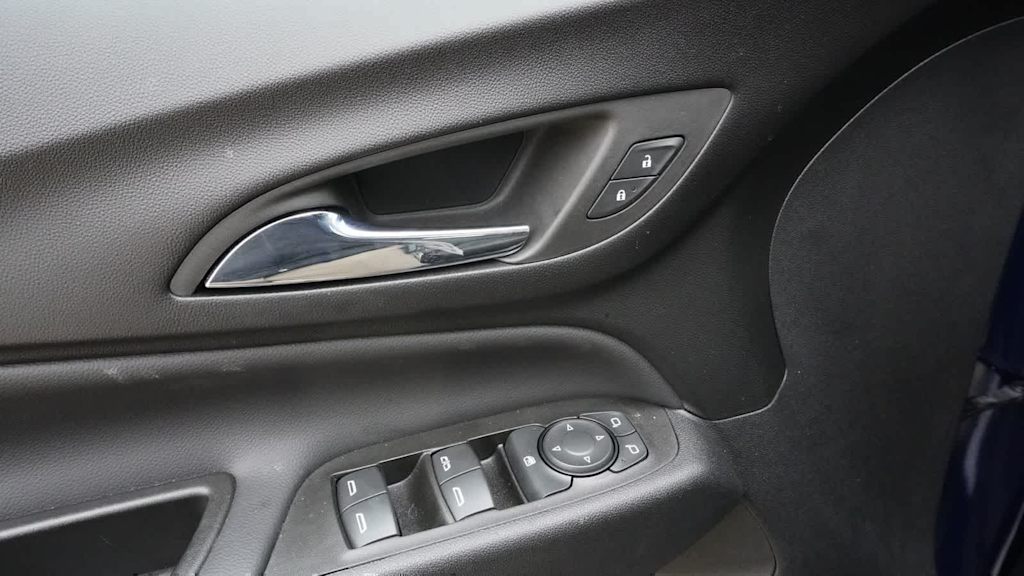 Thumbnail: 2022 Chevrolet Equinox - 22