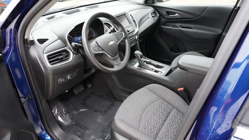 Thumbnail: 2022 Chevrolet Equinox - 10