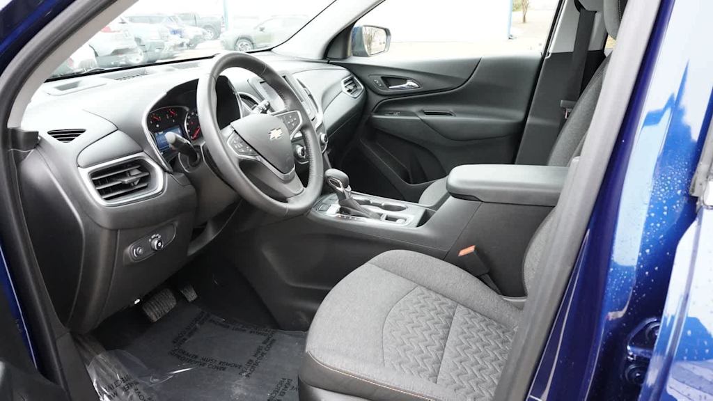 Thumbnail: 2022 Chevrolet Equinox - 9