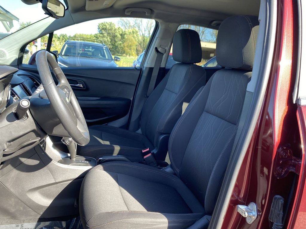 Thumbnail: 2017 Chevrolet Trax - 10