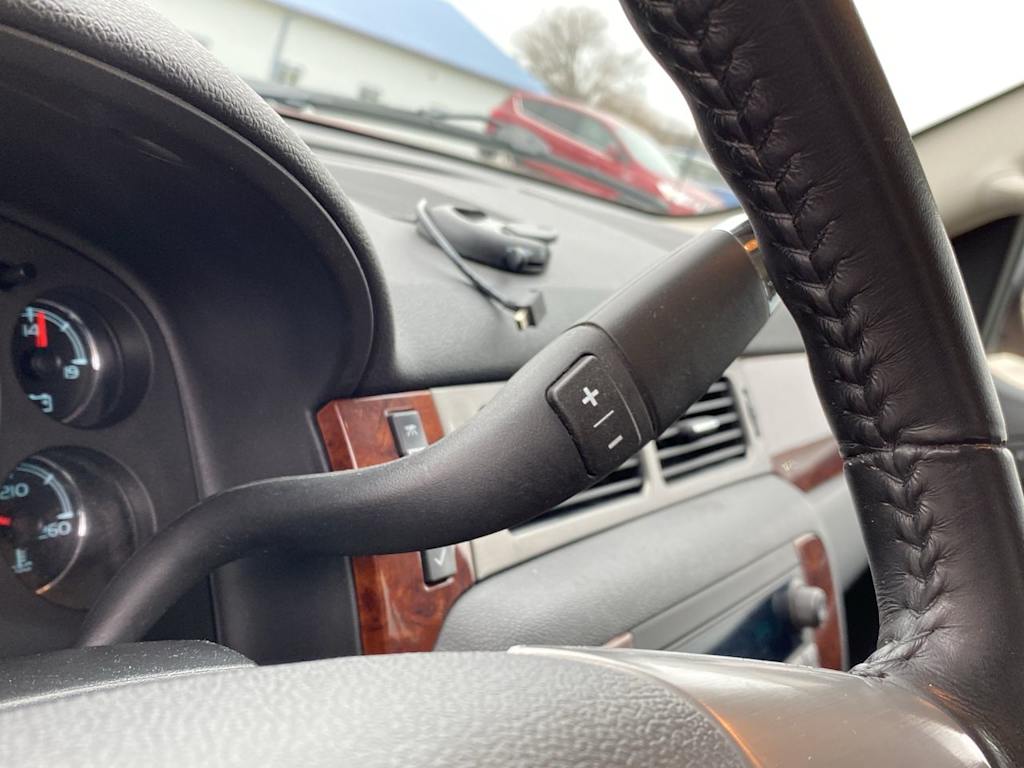 2009 Chevrolet Avalanche 1500 LTZ 29