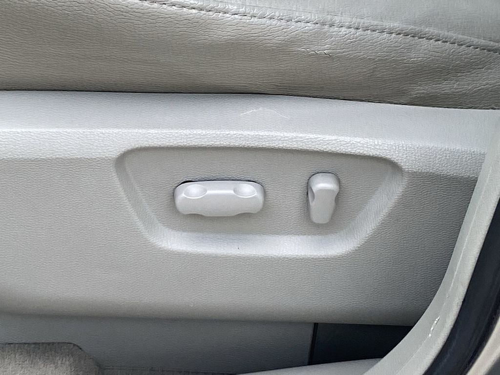 Thumbnail: 2008 Saturn VUE - 24