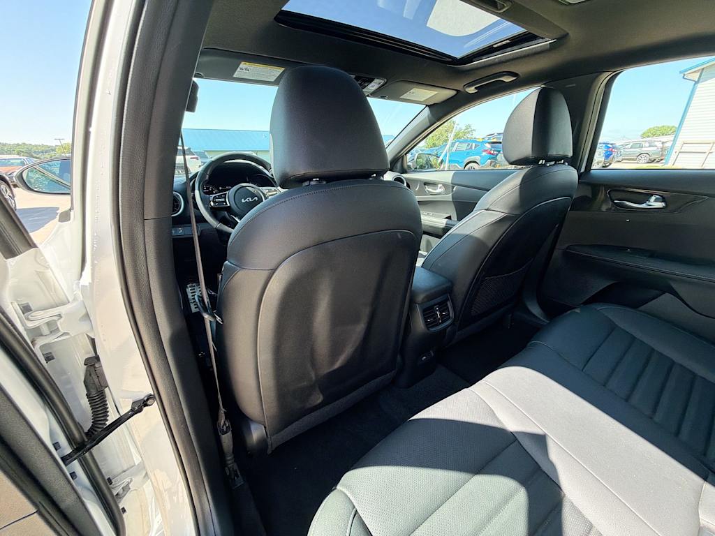 Thumbnail: 2024 Kia Forte - 12