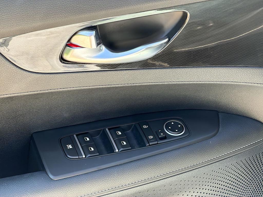 Thumbnail: 2024 Kia Forte - 23