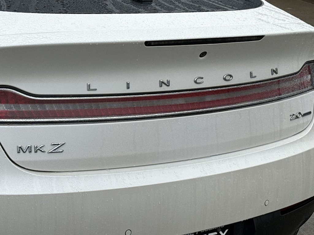 Thumbnail: 2014 Lincoln MKZ - 22
