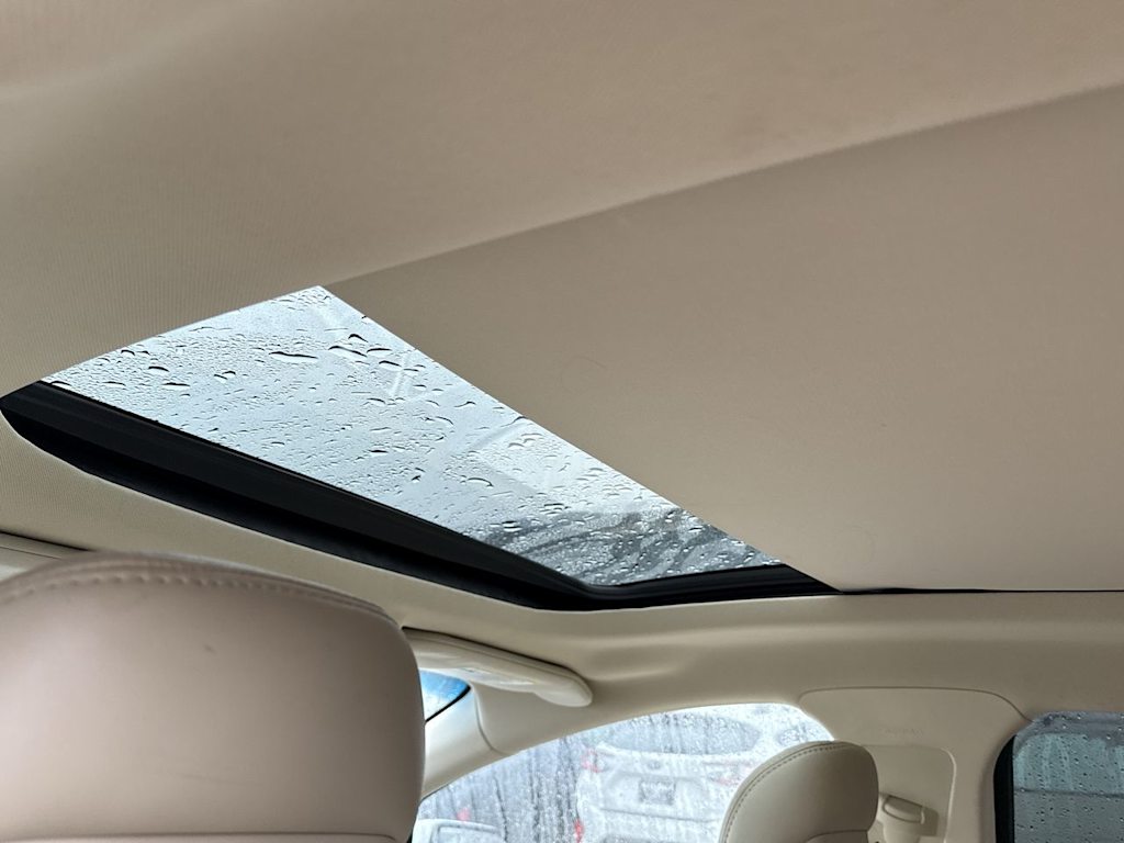 Thumbnail: 2014 Lincoln MKZ - 24