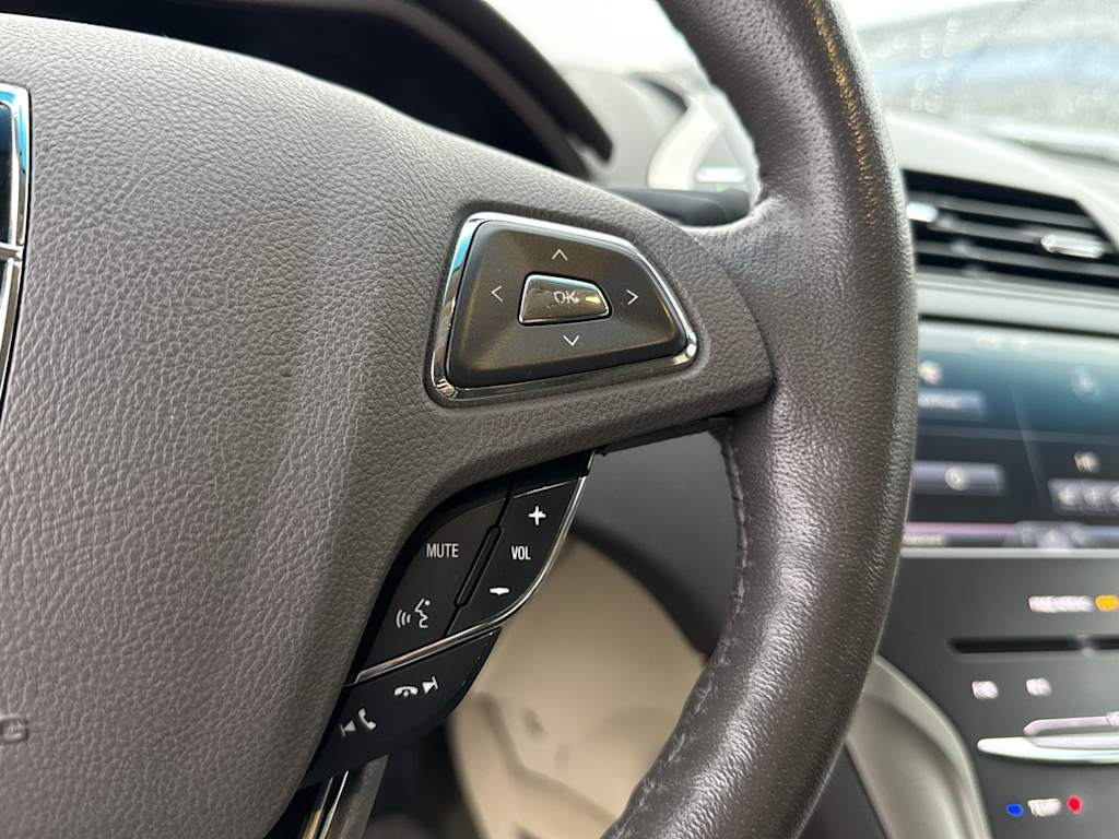 Thumbnail: 2014 Lincoln MKZ - 28