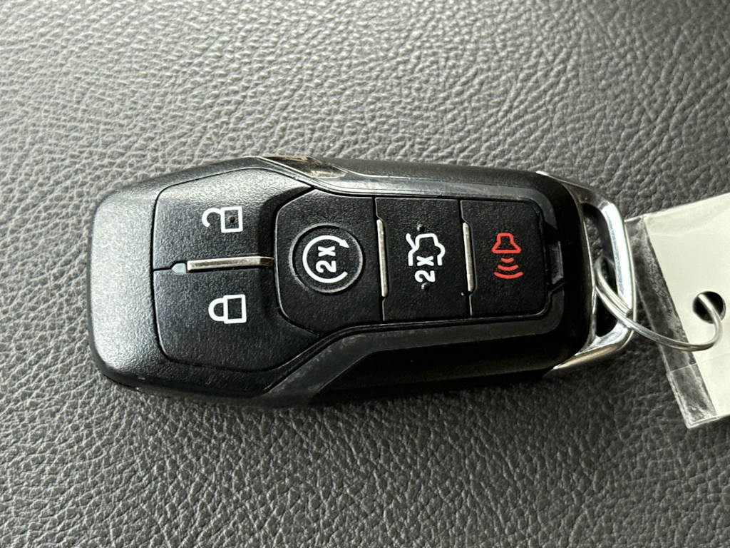 Thumbnail: 2014 Lincoln MKZ - 17