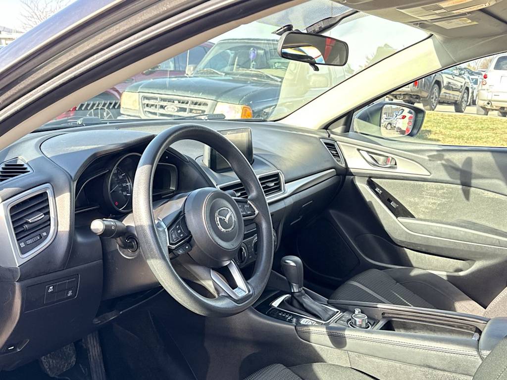 Thumbnail: 2017 Mazda Mazda3 - 2