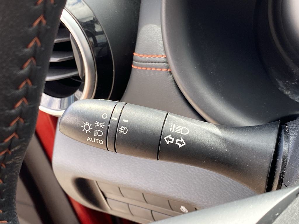 2024 Nissan Kicks SR 15