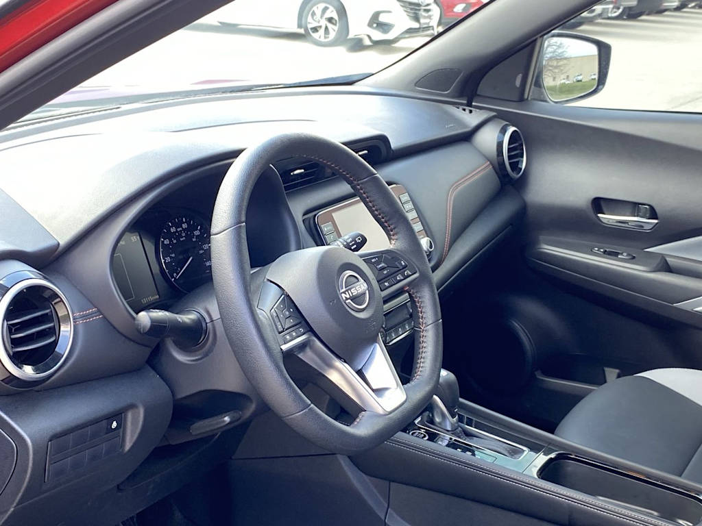 2024 Nissan Kicks SR 2