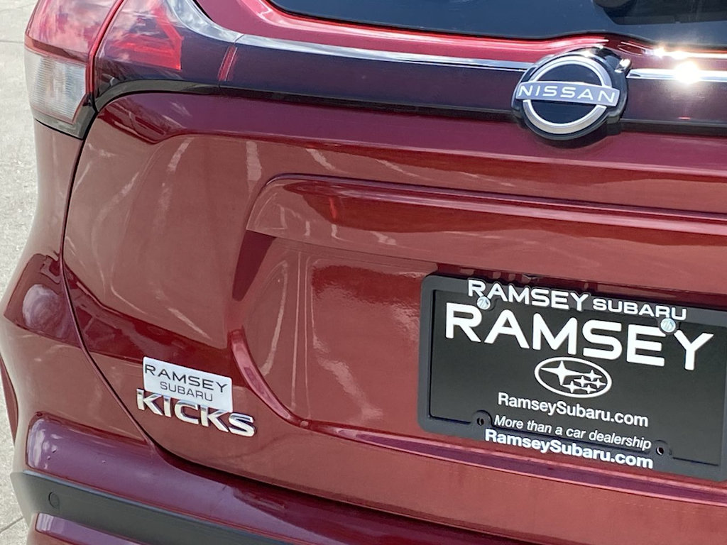 2024 Nissan Kicks SR 24