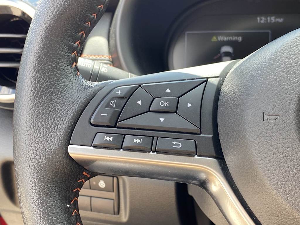 2024 Nissan Kicks SR 27